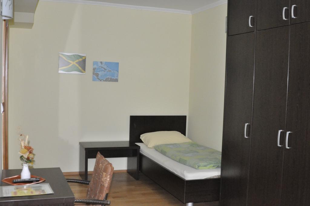 Guest House Mlada Lipa Марибор Экстерьер фото