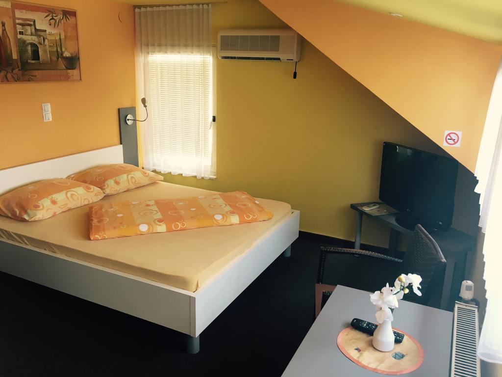 Guest House Mlada Lipa Марибор Экстерьер фото